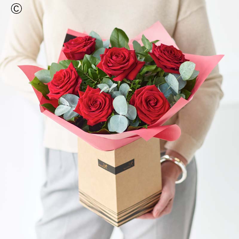 6 Red Roses Gift Box
