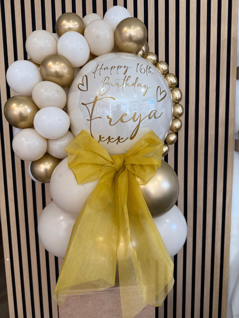 Pearl Balloon Hug